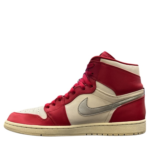 NIKE AIR JORDAN 1 - RETRO HIGH “SILVER MEDAL”